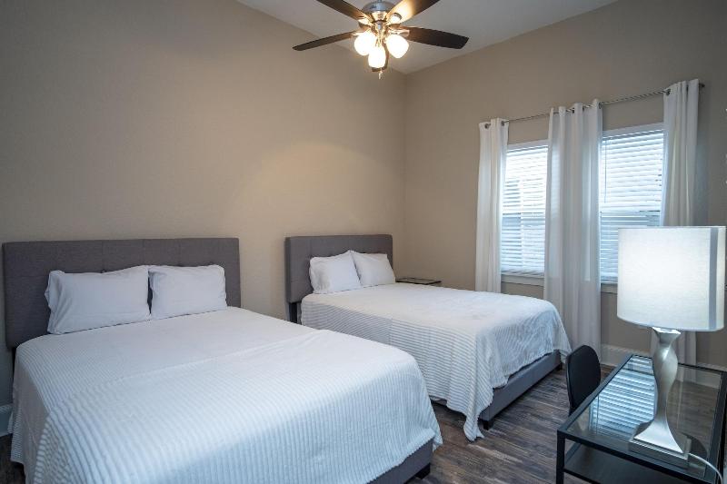 Brand NEW Large Impressive House Near Downtown! image