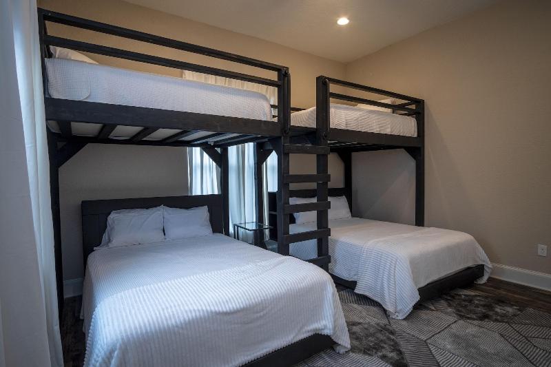 Brand NEW Large Impressive House Near Downtown! image