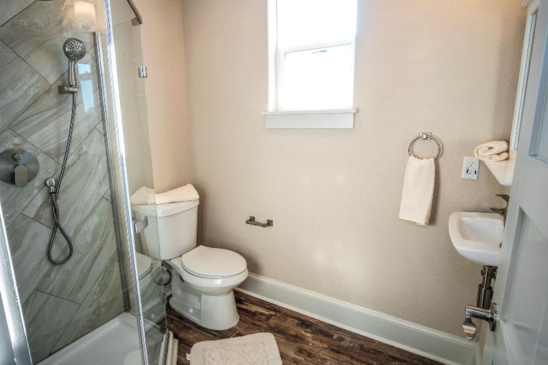Brand NEW Large Impressive House Near Downtown! image
