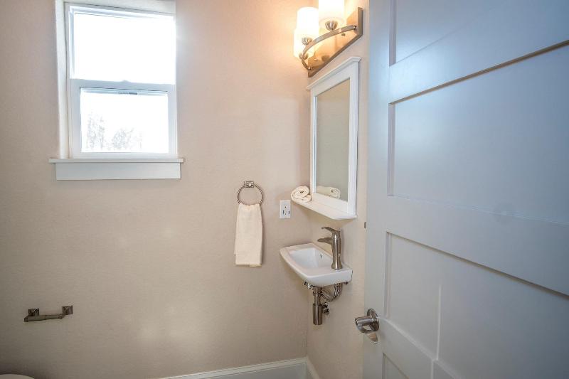 Brand NEW Large Impressive House Near Downtown! image