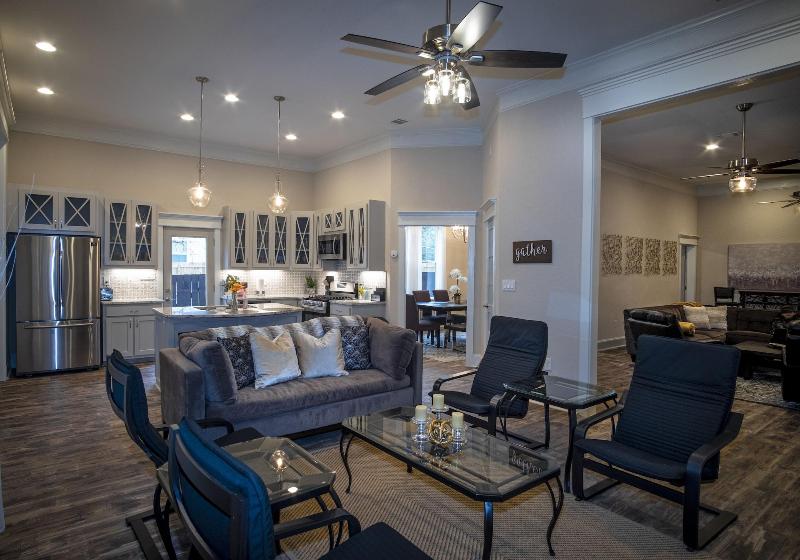 Brand NEW Large Impressive House Near Downtown! image