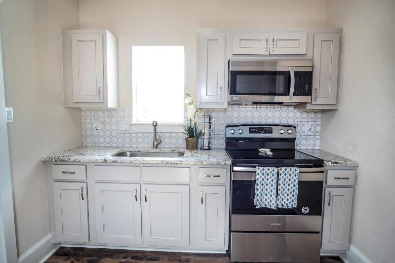 Brand NEW Large Impressive House Near Downtown! image