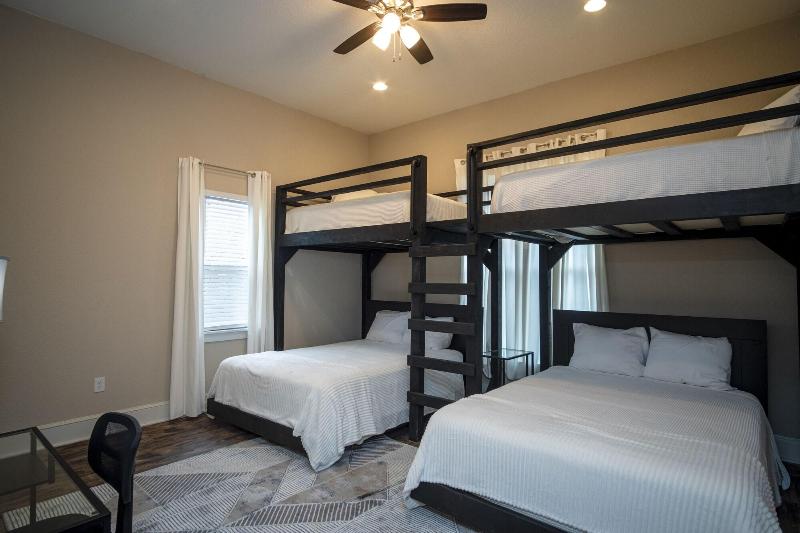 Brand NEW Large Impressive House Near Downtown! image