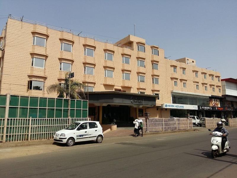 OYO 22953 Hotel Shelter