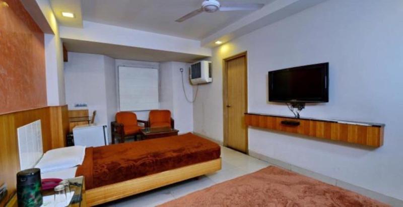 OYO 22953 Hotel Shelter
