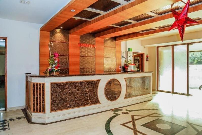 OYO 22953 Hotel Shelter
