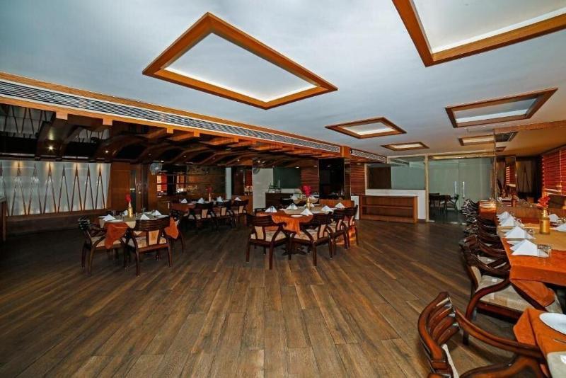 OYO 22953 Hotel Shelter