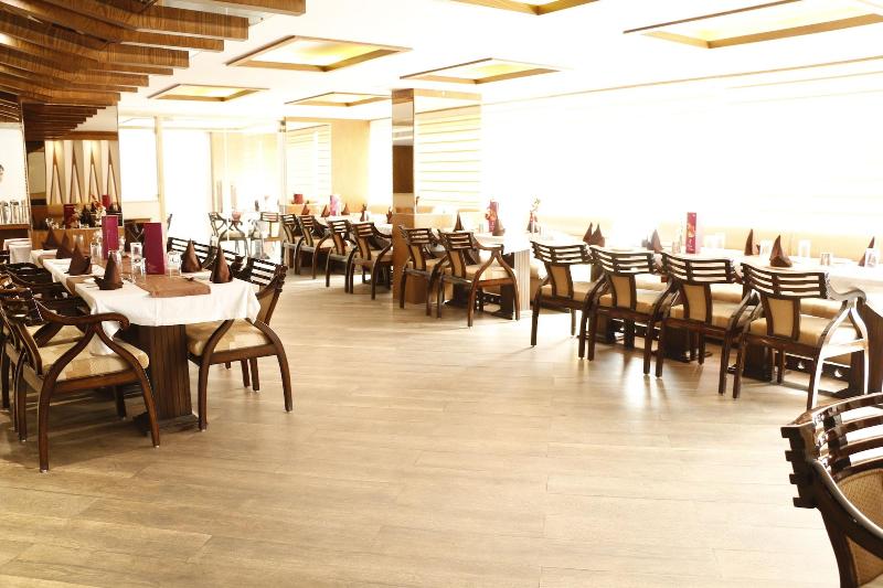 OYO 22953 Hotel Shelter