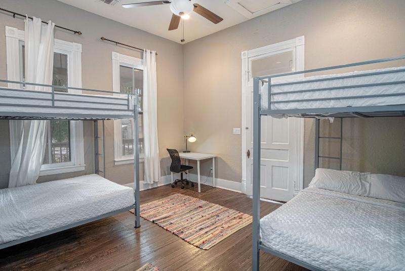 Wyoming St Restored Historic 2br/1ba Downtown image