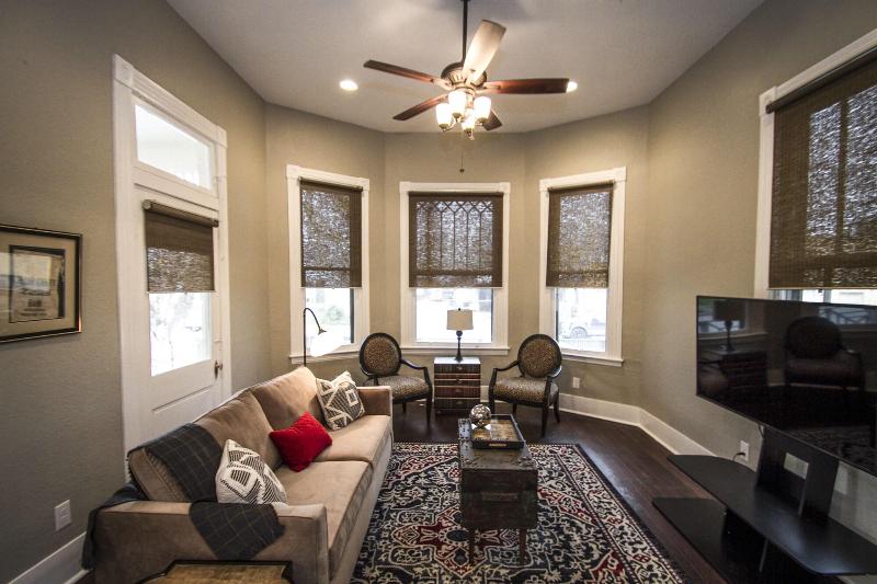 Wyoming St Restored Historic 2br/1ba Downtown image