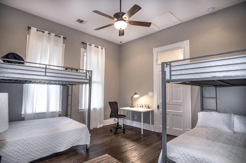 Wyoming St Restored Historic 2br/1ba Downtown image