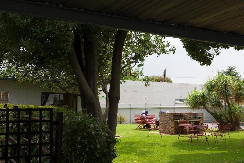 BM Gardens Apartment Hotel image