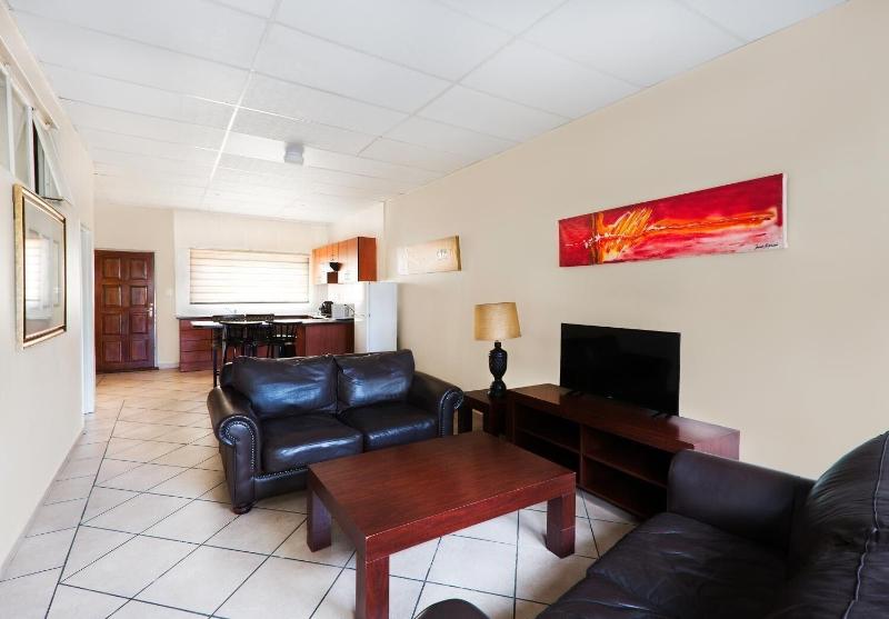BM Gardens Apartment Hotel image
