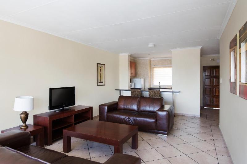 BM Gardens Apartment Hotel image
