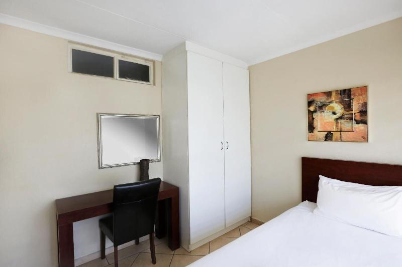BM Gardens Apartment Hotel image