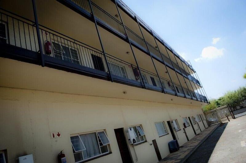 BM Gardens Apartment Hotel image