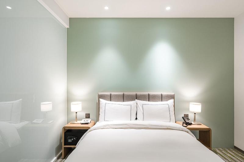 Phoenix Hotel image
