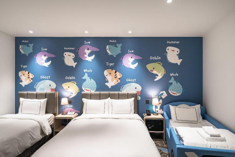 Phoenix Hotel image