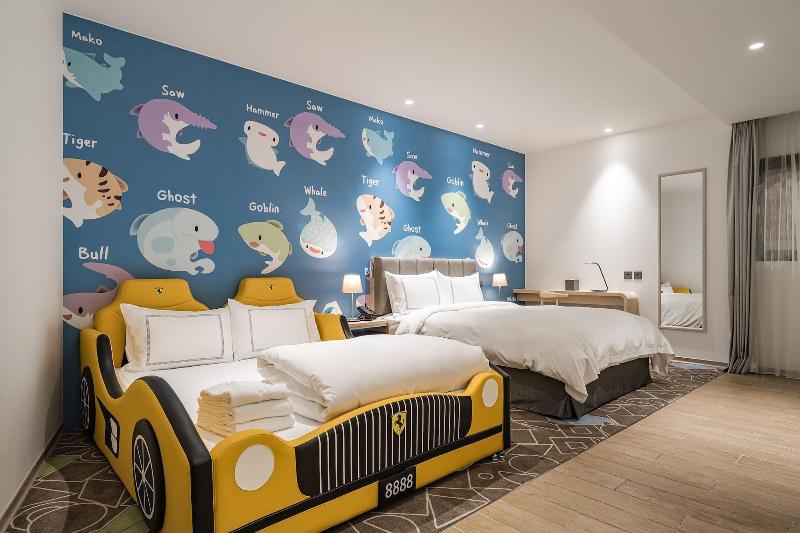 Phoenix Hotel image