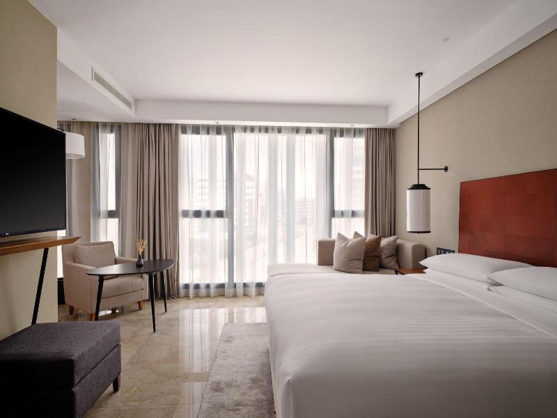 Tunis Marriott Hotel image