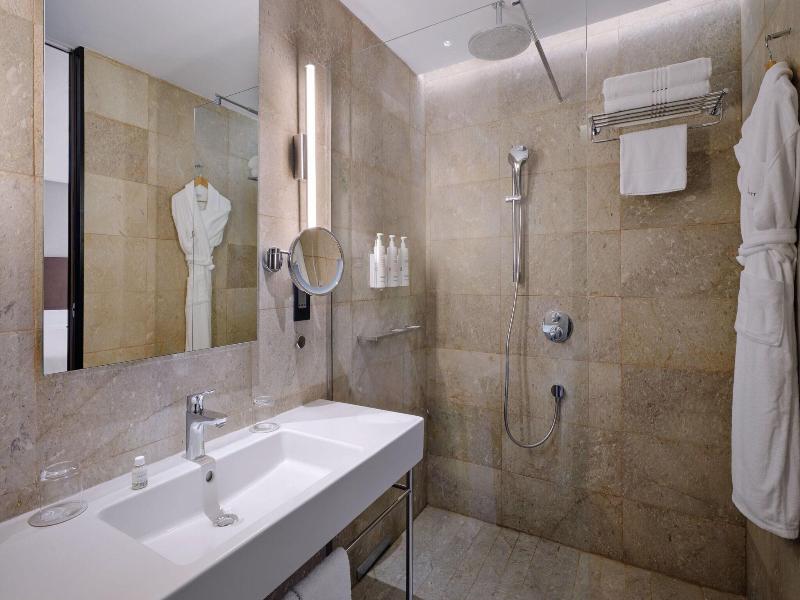 Tunis Marriott Hotel image