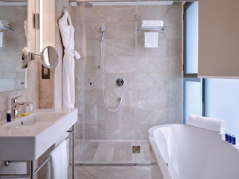 Tunis Marriott Hotel image