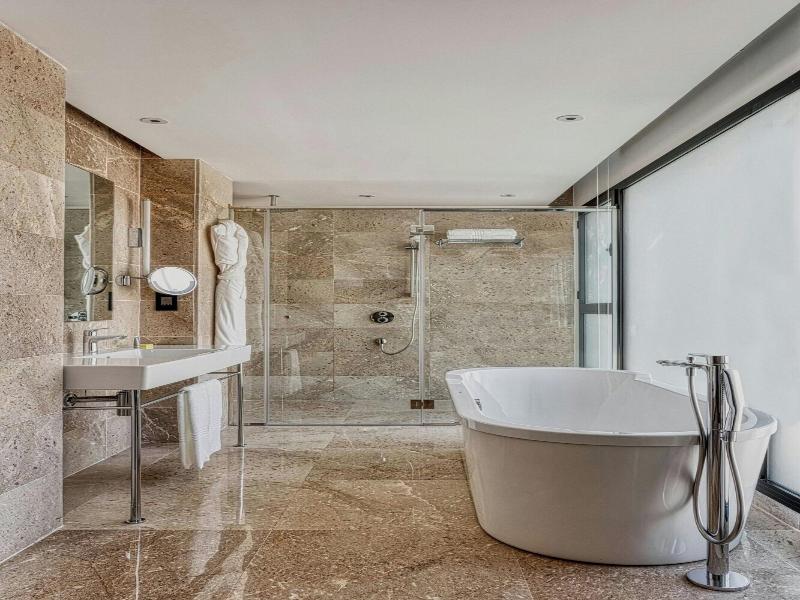 Tunis Marriott Hotel image