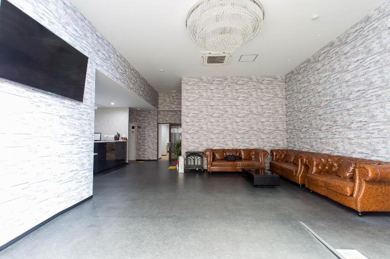 Holiday Pearl Hotel image