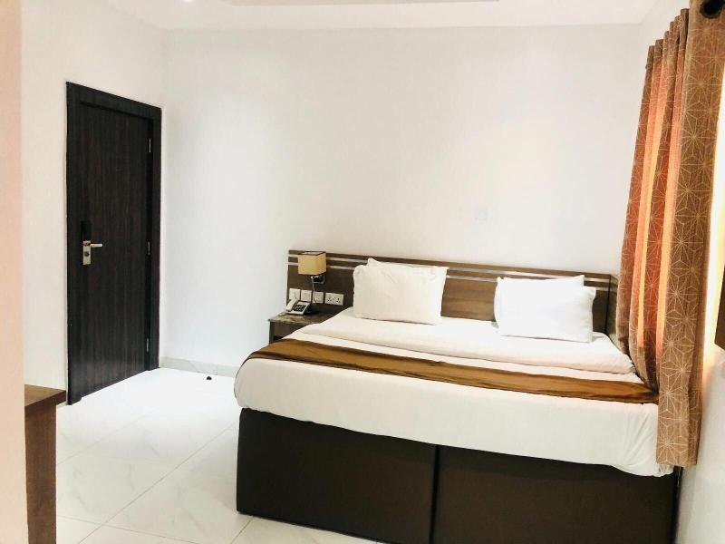 Tillz Hotels 4