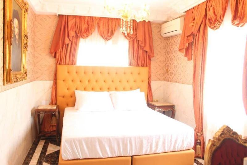 Grand Emperor Hotel image