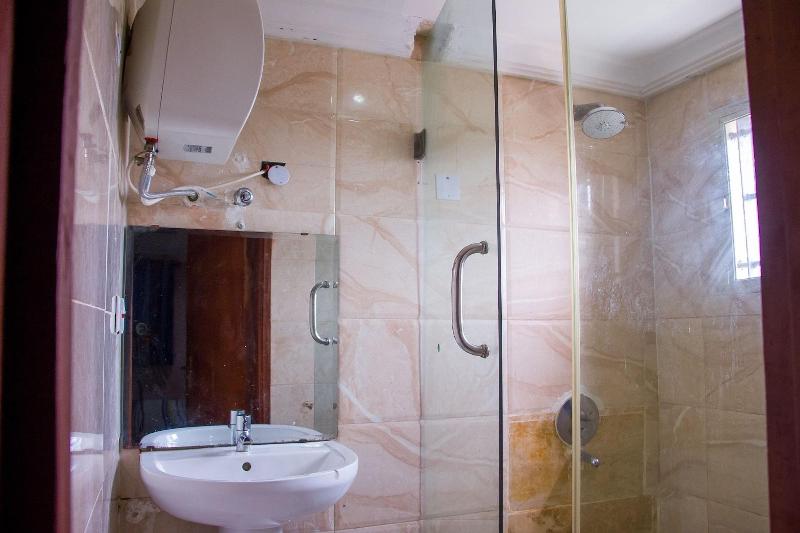 Folade Hotels image
