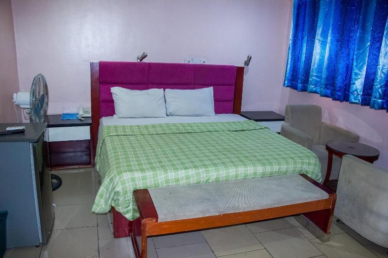 Folade Hotels image