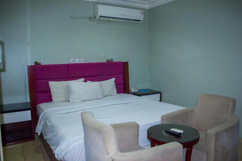 Folade Hotels image