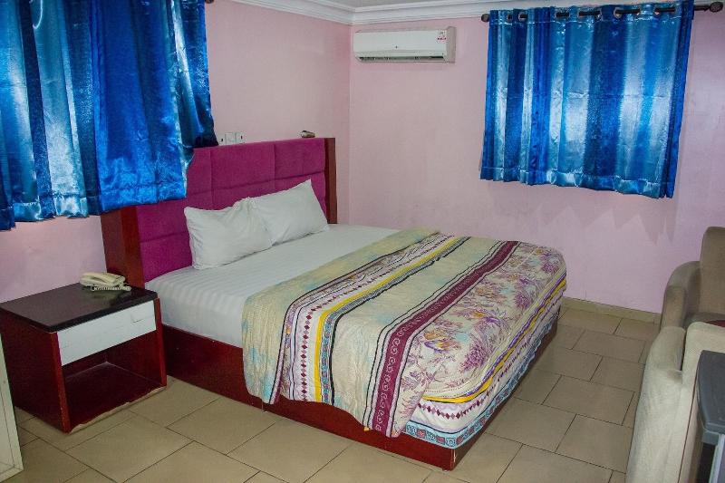 Folade Hotels image