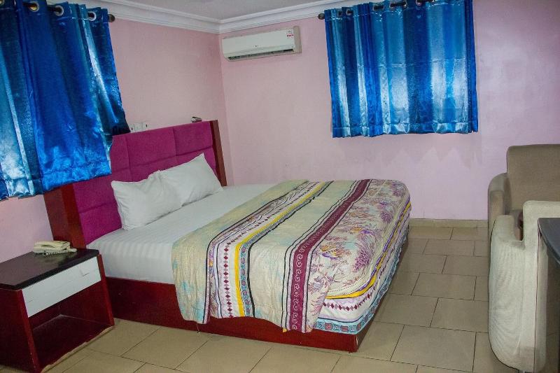 Folade Hotels image