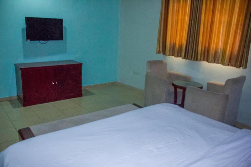 Folade Hotels image