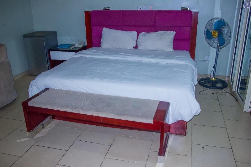 Folade Hotels image