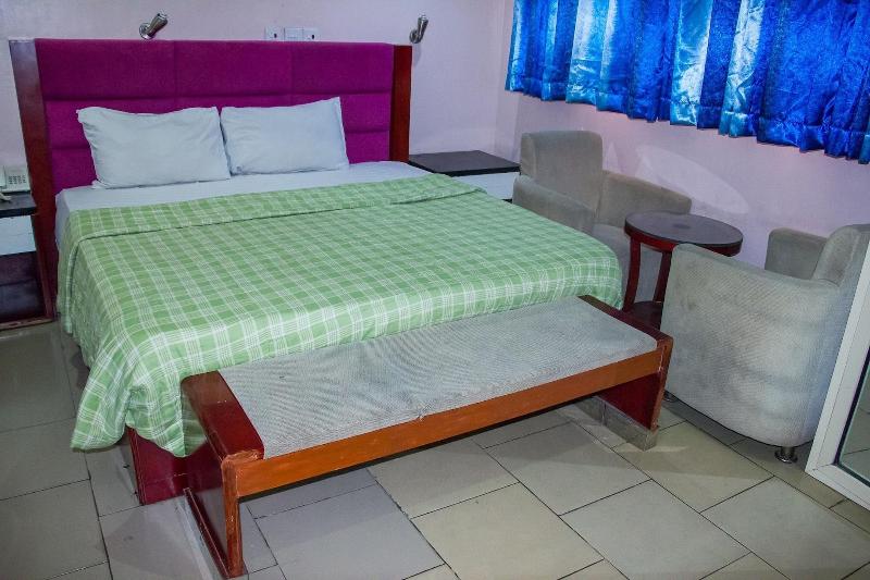 Folade Hotels image