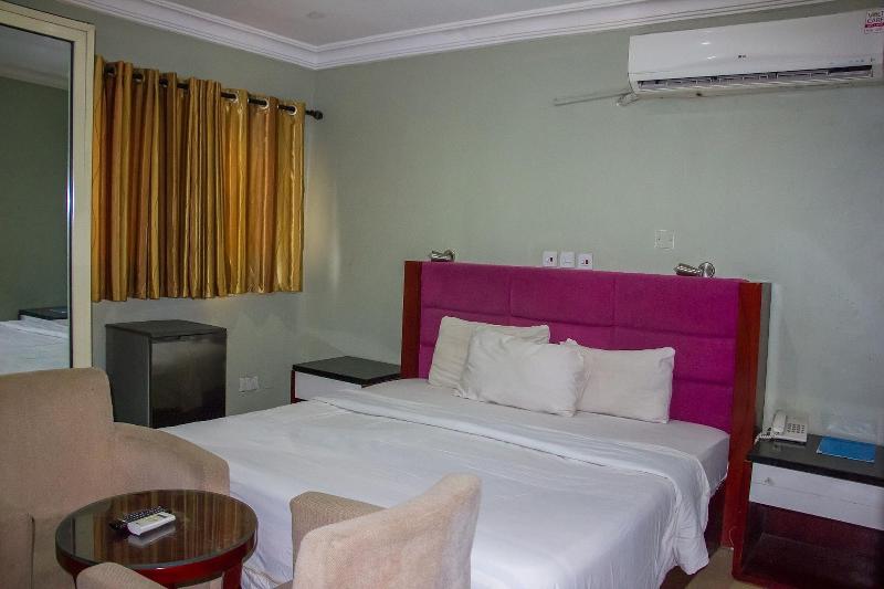 Folade Hotels image