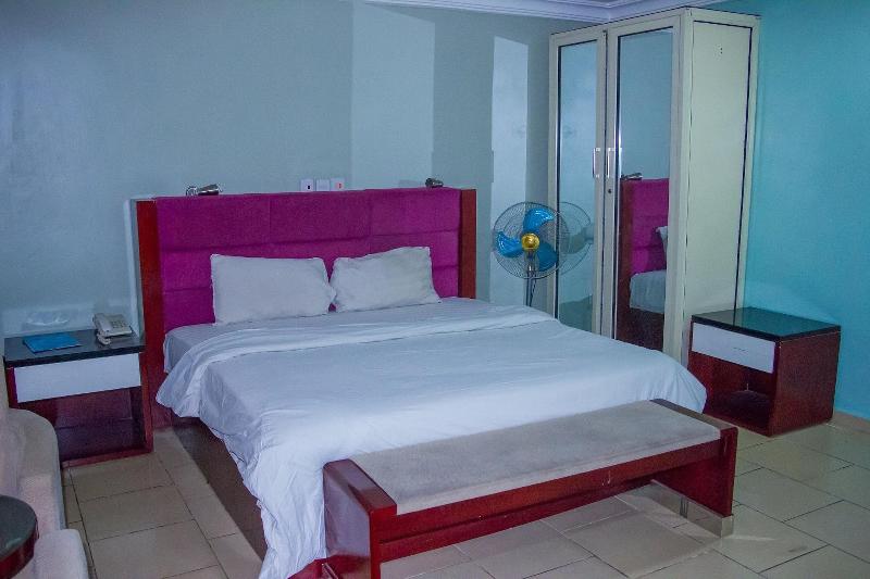 Folade Hotels image