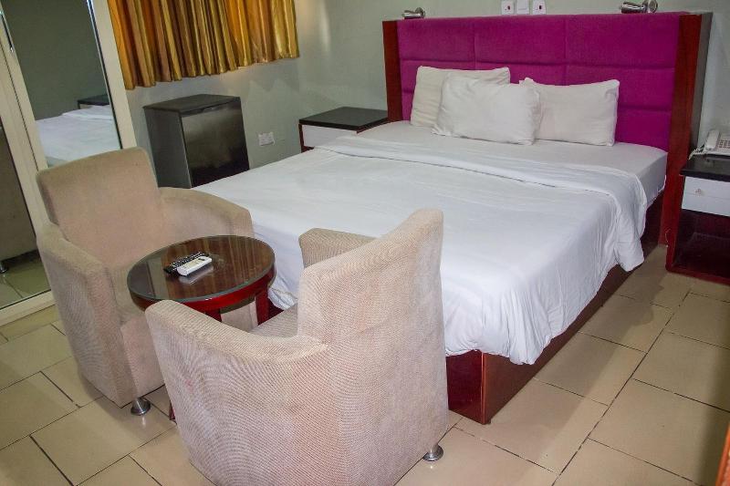 Folade Hotels image