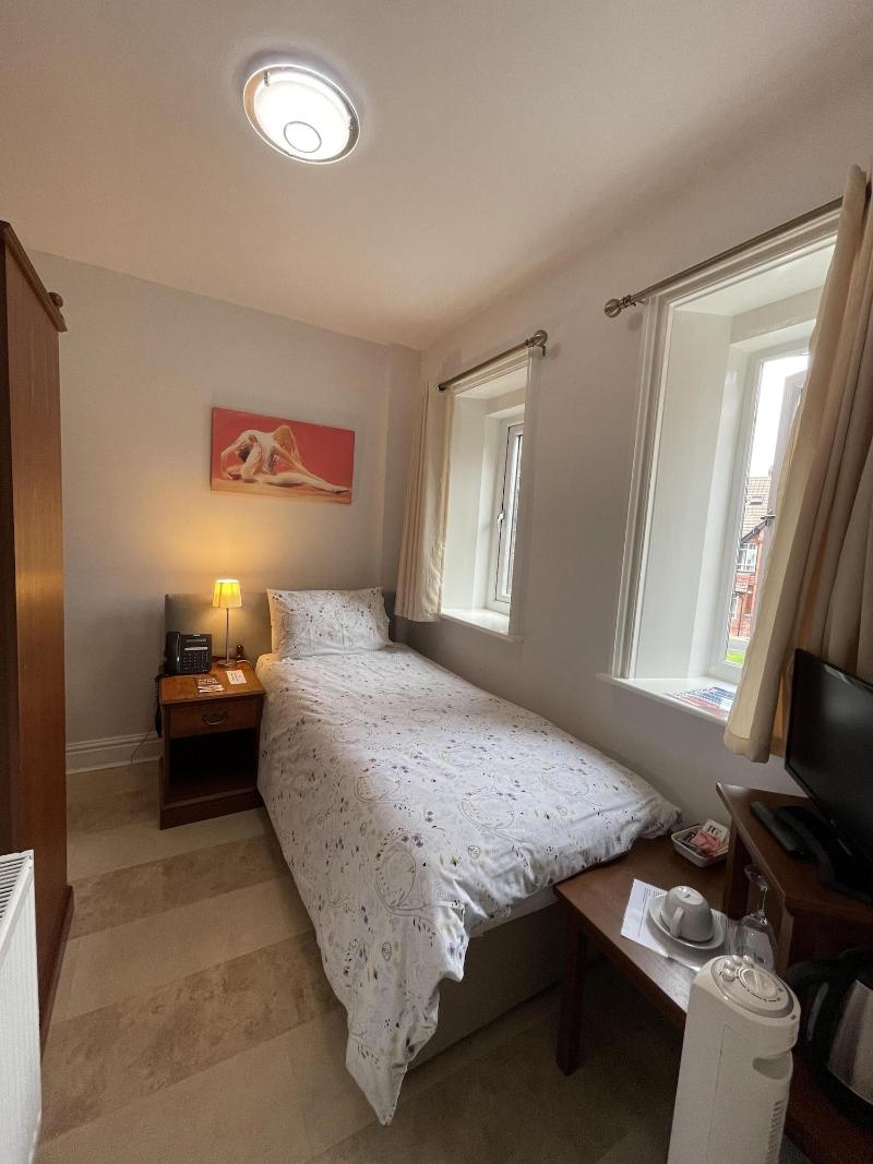 Milverton Hotel by Bevolve - Free Parking image