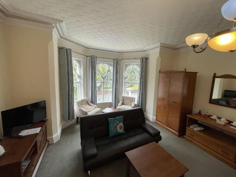 Milverton Hotel by Bevolve - Free Parking image