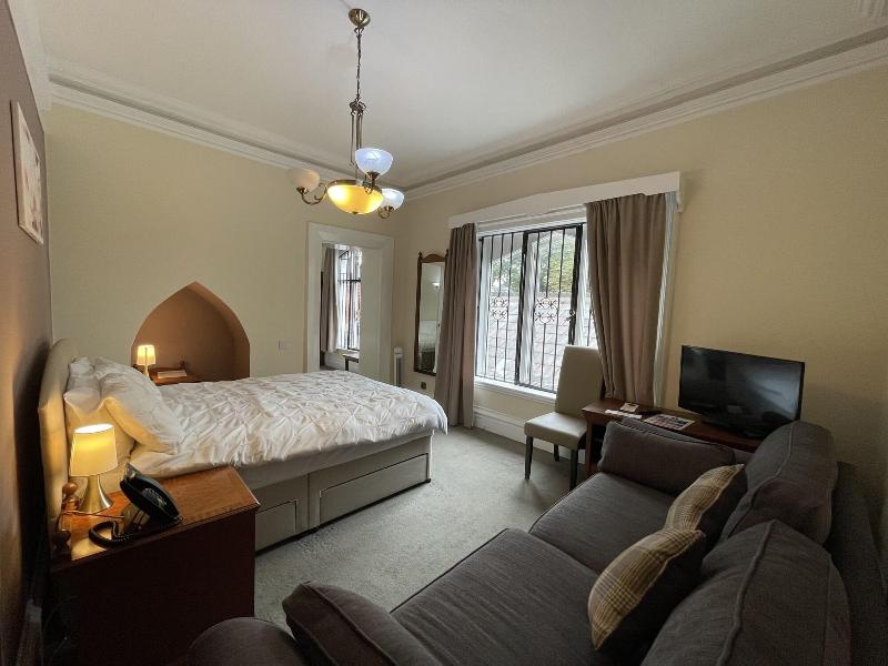 Milverton Hotel by Bevolve - Free Parking image