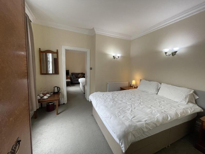 Milverton Hotel by Bevolve - Free Parking image