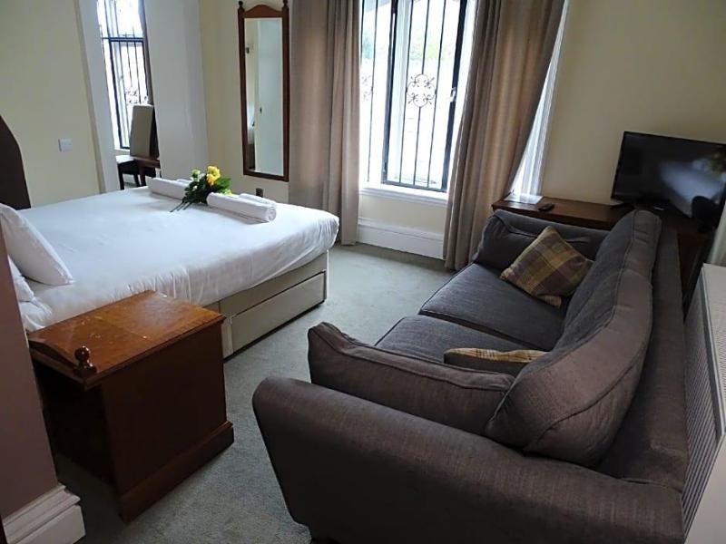 Milverton Hotel by Bevolve - Free Parking image