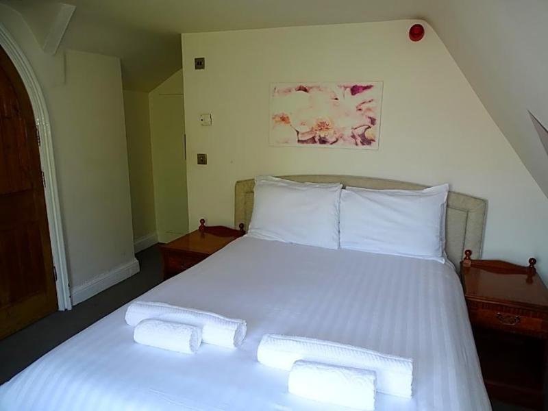 Milverton Hotel by Bevolve - Free Parking image