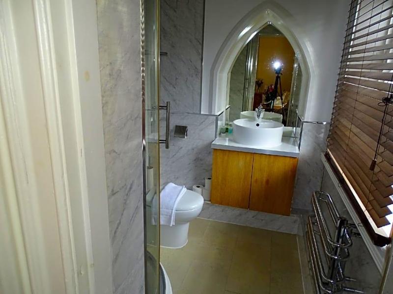 Milverton Hotel by Bevolve - Free Parking image