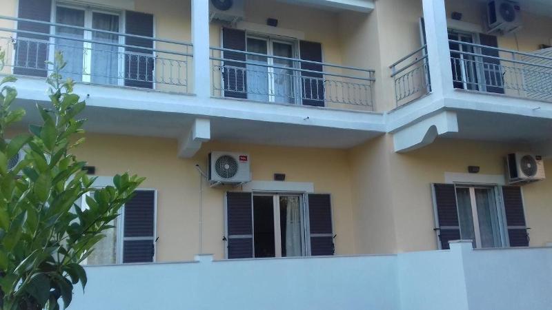 Full House Kavos image