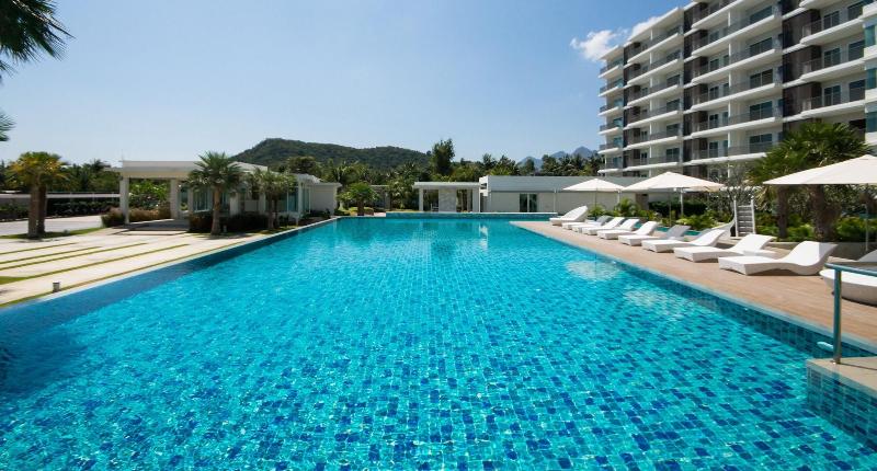 The Sea Condominium image